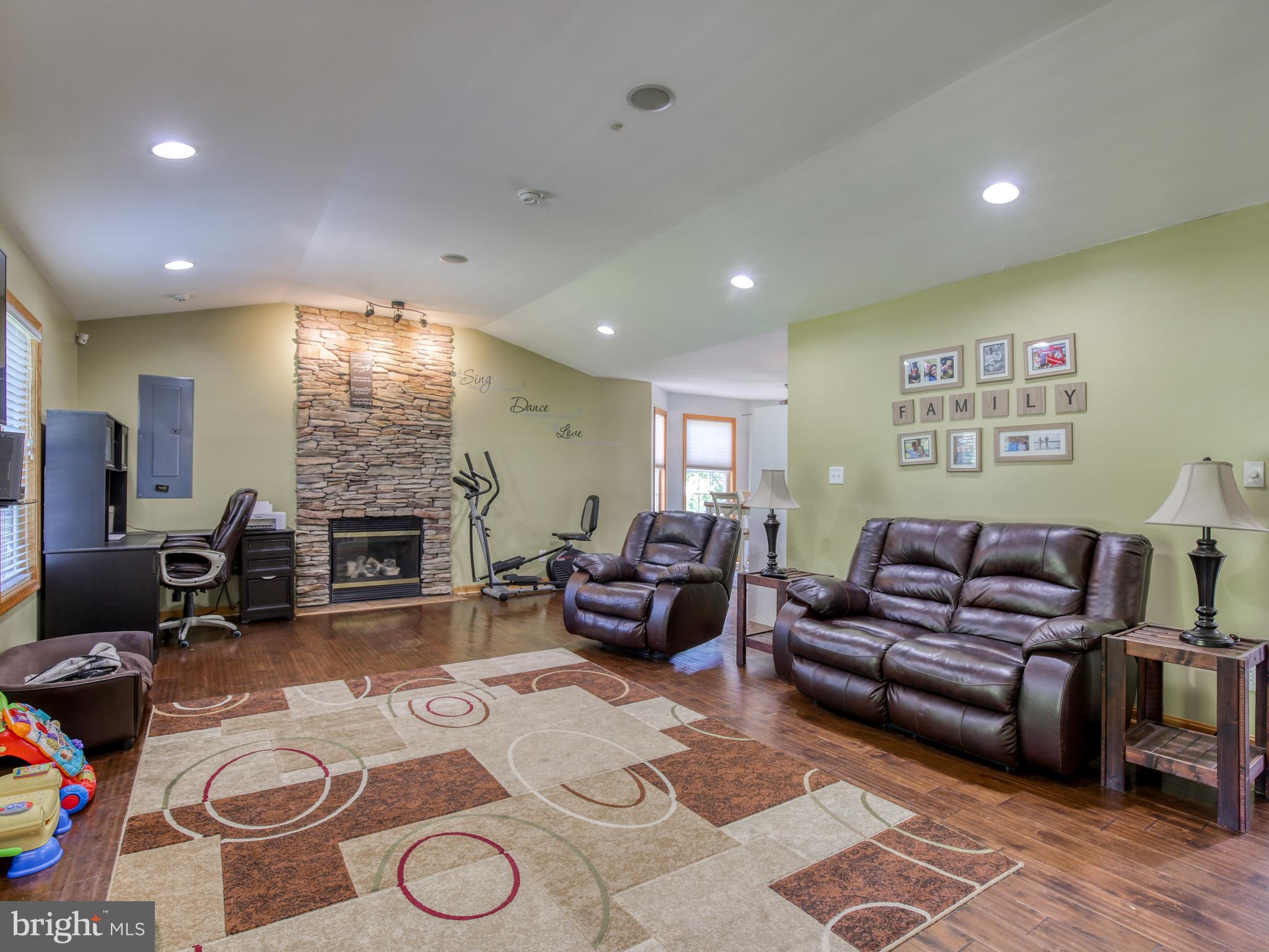 156 Loop Road Gerrardstown, WV 25420 - Photo 17 of 46 Gallery Image 17