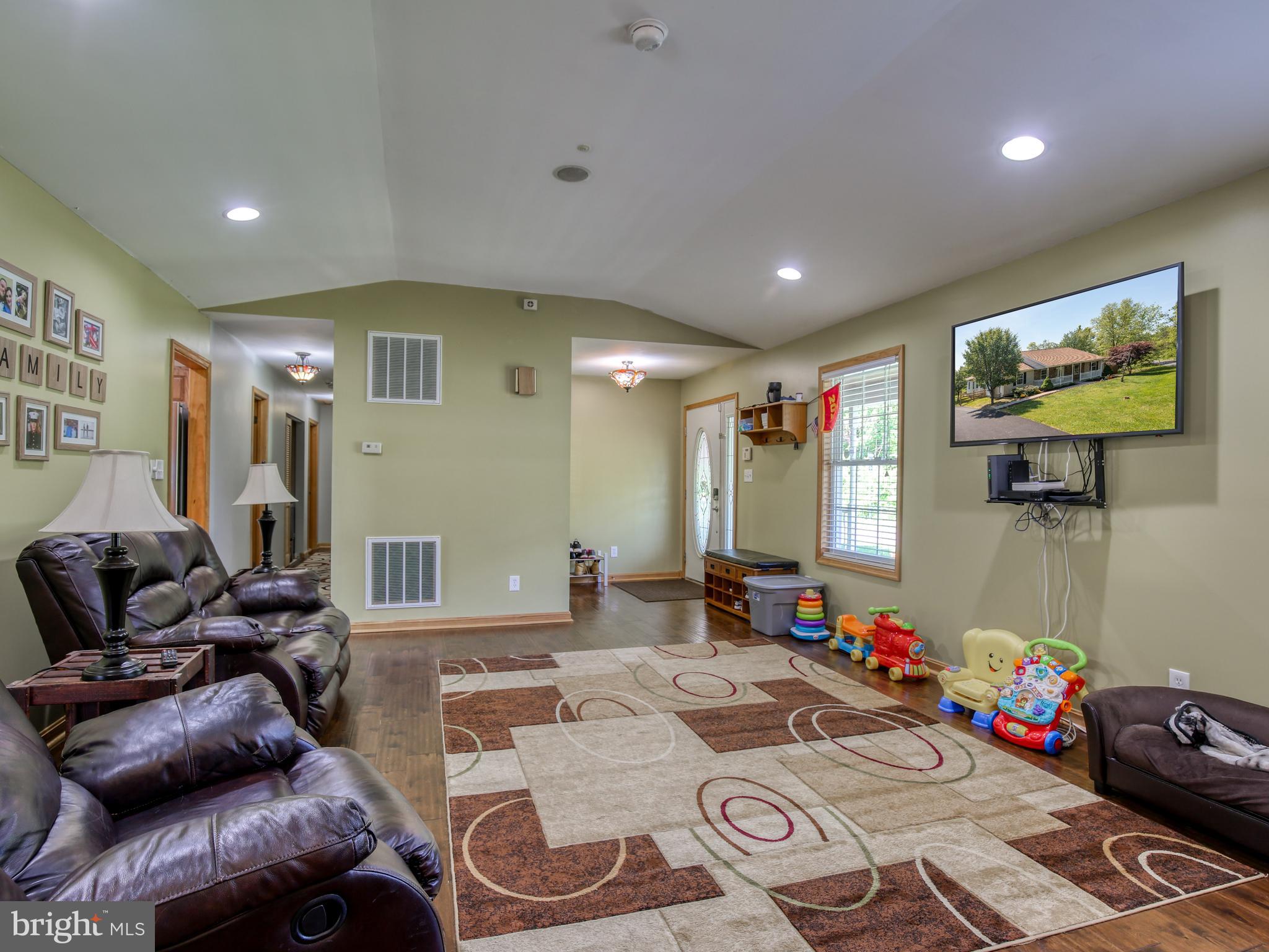 156 Loop Road Gerrardstown, WV 25420 - Photo 18 of 46 Gallery Image 18