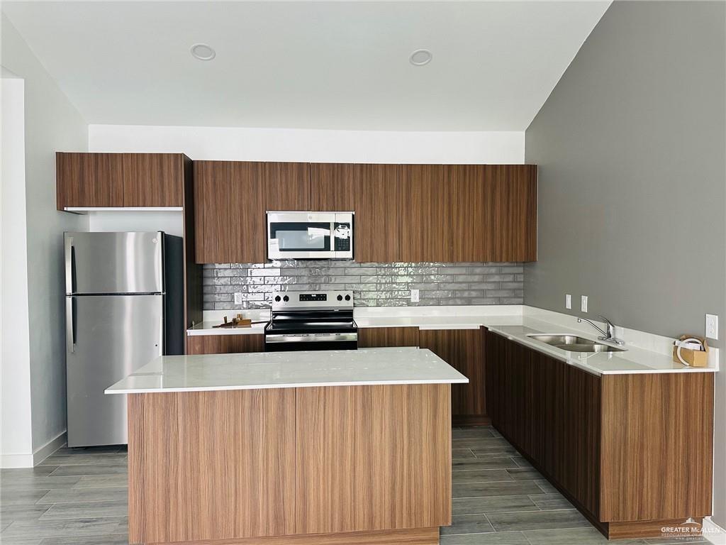 2613 Mockingbird Road, Unit D Weslaco, TX 78596 - Photo 5 of 10