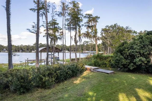 $999,000 | 25608 Devonia Street, Melrose, FL 32666