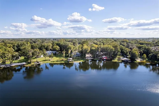 $999,000 | 25608 Devonia Street, Melrose, FL 32666