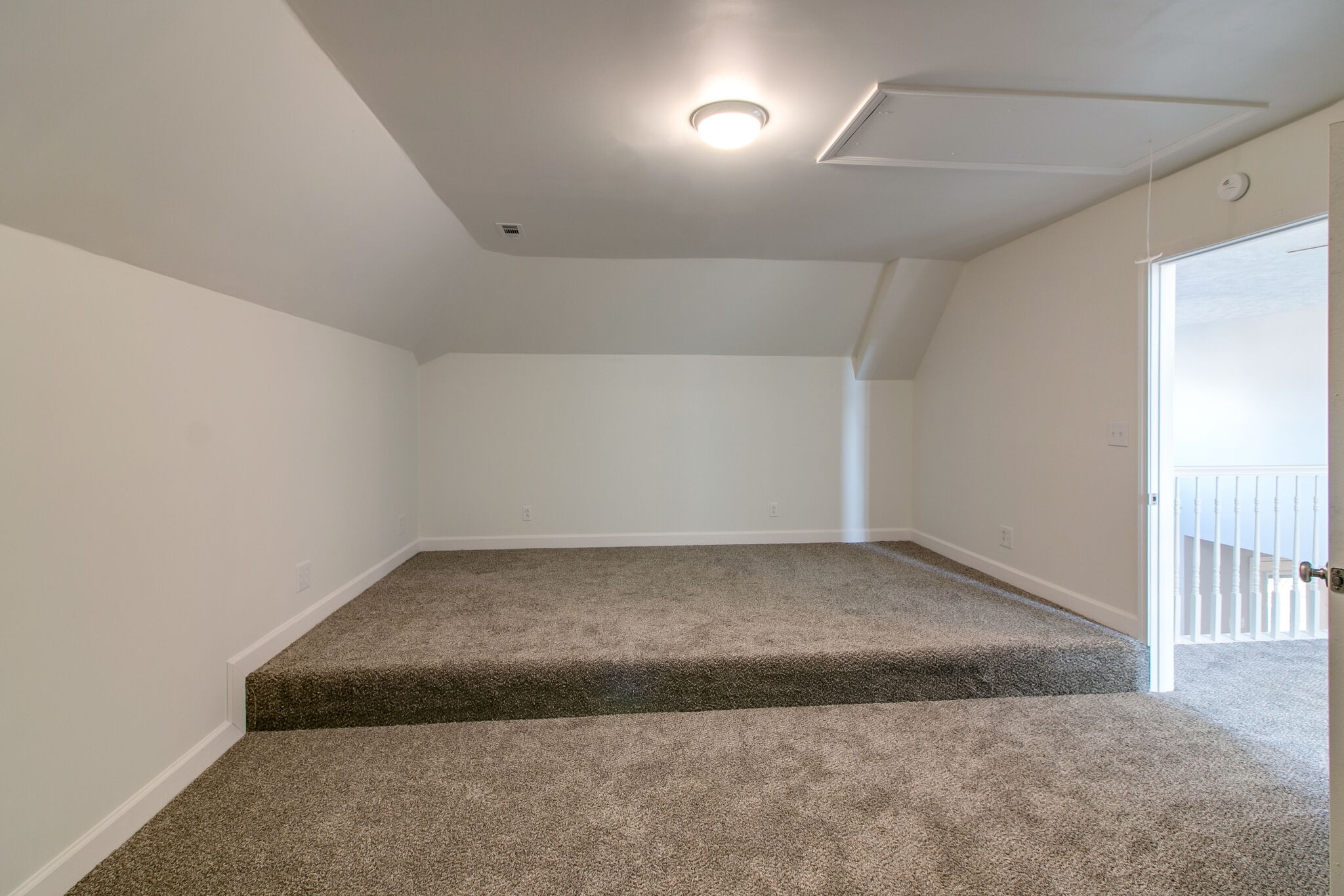 3595 Rabbit Run Trail Clarksville, TN 37043 - Photo 16 of 30 an empty room with a bench