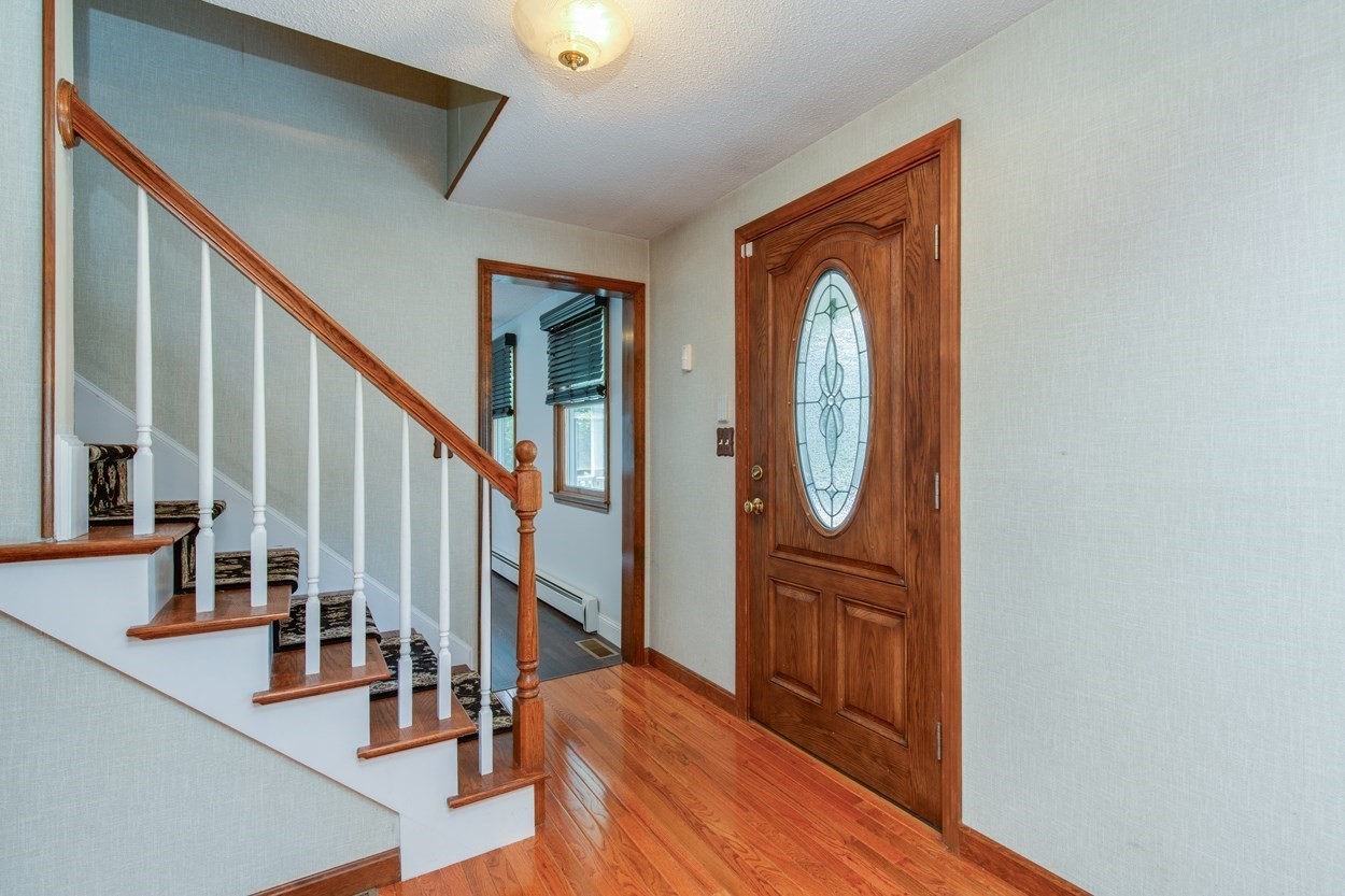 21 Partridge Road Dracut, MA 01826 - Photo 8 of 40 Gallery Image 8