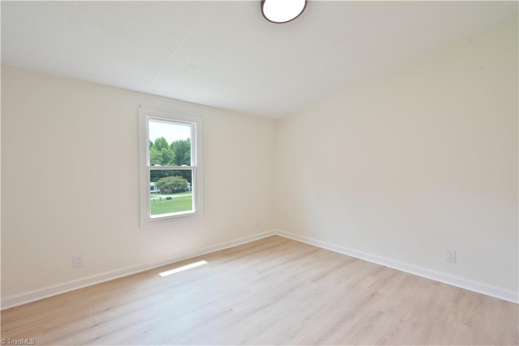 225 Beacon Ridge Road Thomasville, NC 27360 - Photo 11 of 28 Gallery Image 11
