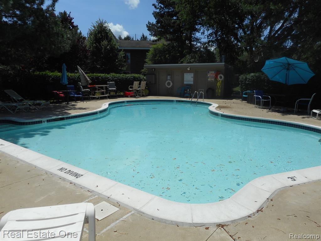 2005 Klingensmith Road, Unit 61 Bloomfield Hills, MI 48302 - Photo 23 of 28