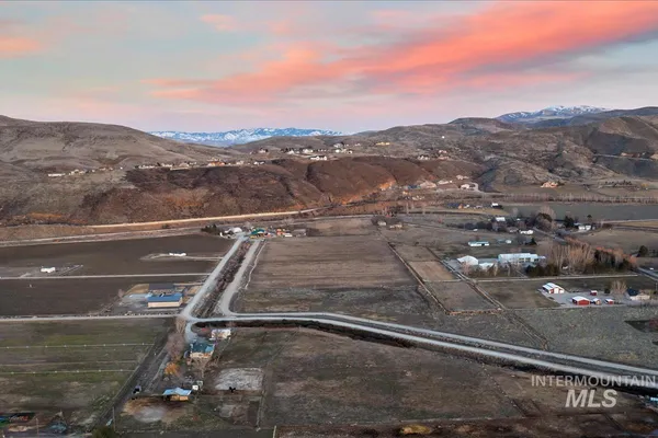 $1,088,083 | 3660 Lexington Lane, Emmett, ID 83617