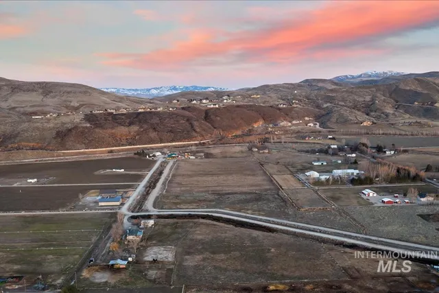 $1,088,083 | 3660 Lexington Lane, Emmett, ID 83617