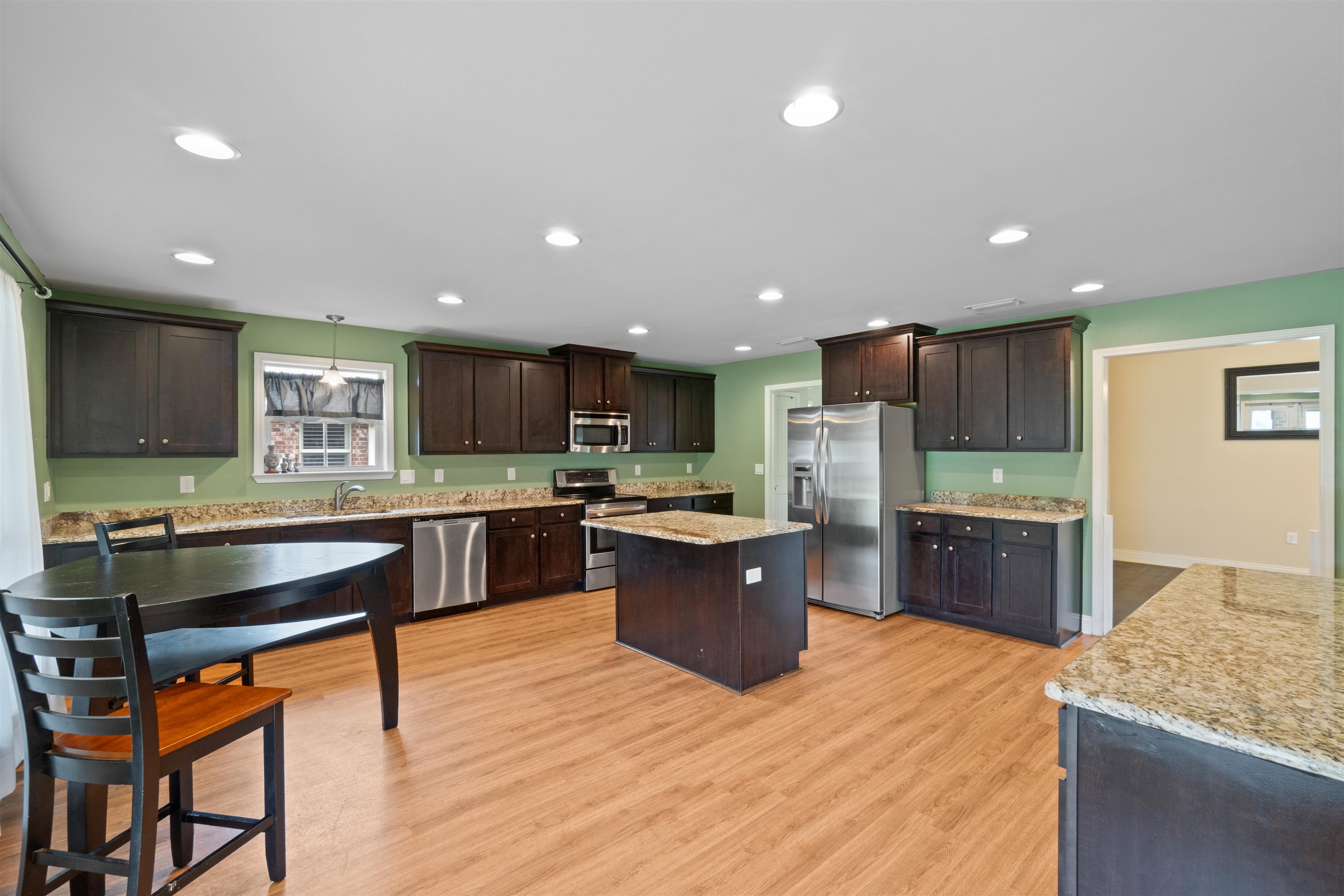 18971 Tralee Court Foley, AL 36535 - Photo 11 of 41 Kitchen