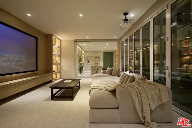 $22,500,000 | 1615 Blue Jay Way, West Hollywood, CA 90069