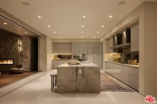 $22,500,000 | 1615 Blue Jay Way, West Hollywood, CA 90069