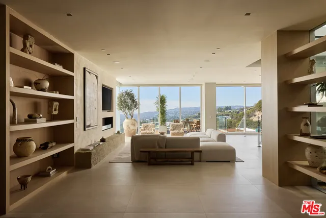 $22,500,000 | 1615 Blue Jay Way, West Hollywood, CA 90069