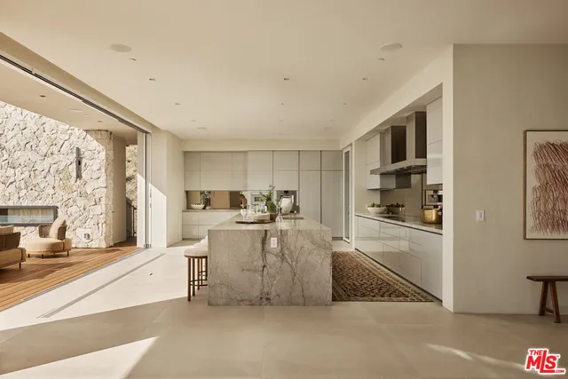 $22,500,000 | 1615 Blue Jay Way, West Hollywood, CA 90069