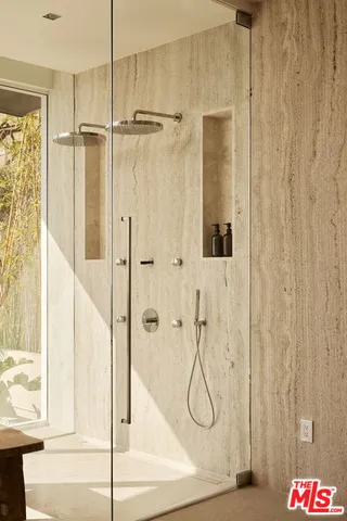 $22,500,000 | 1615 Blue Jay Way, West Hollywood, CA 90069