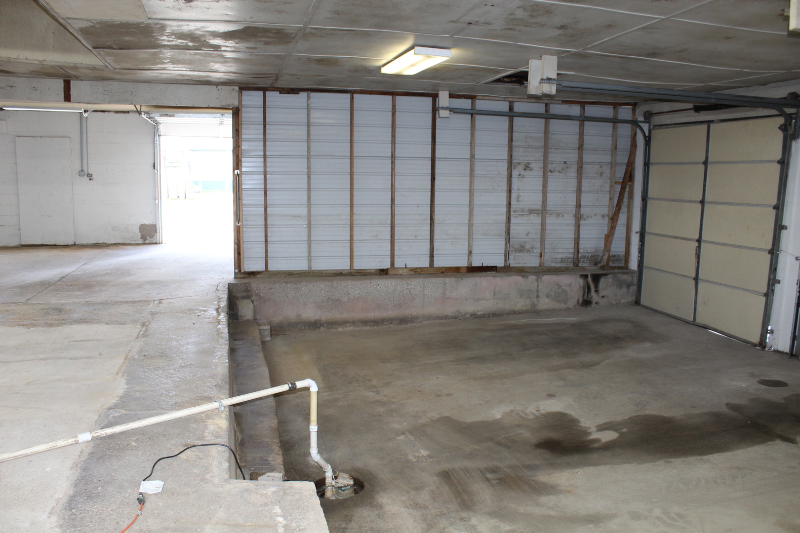 804 East Walnut Street Watseka, IL 60970 - Photo 5 of 23 a view of a garage