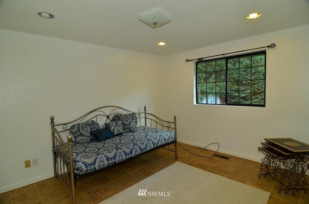 9121 Littlerock Road Southwest Olympia, WA 98512 - Photo 17 of 23 Gallery Image 17
