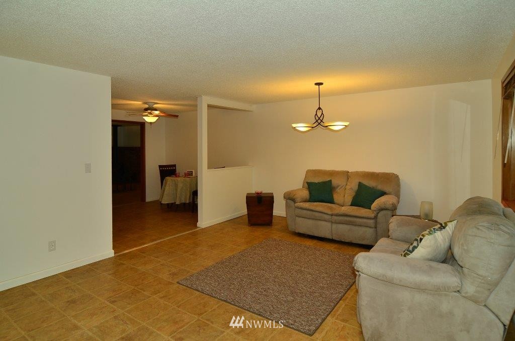 9121 Littlerock Road Southwest Olympia, WA 98512 - Photo 4 of 23 Gallery Image 4
