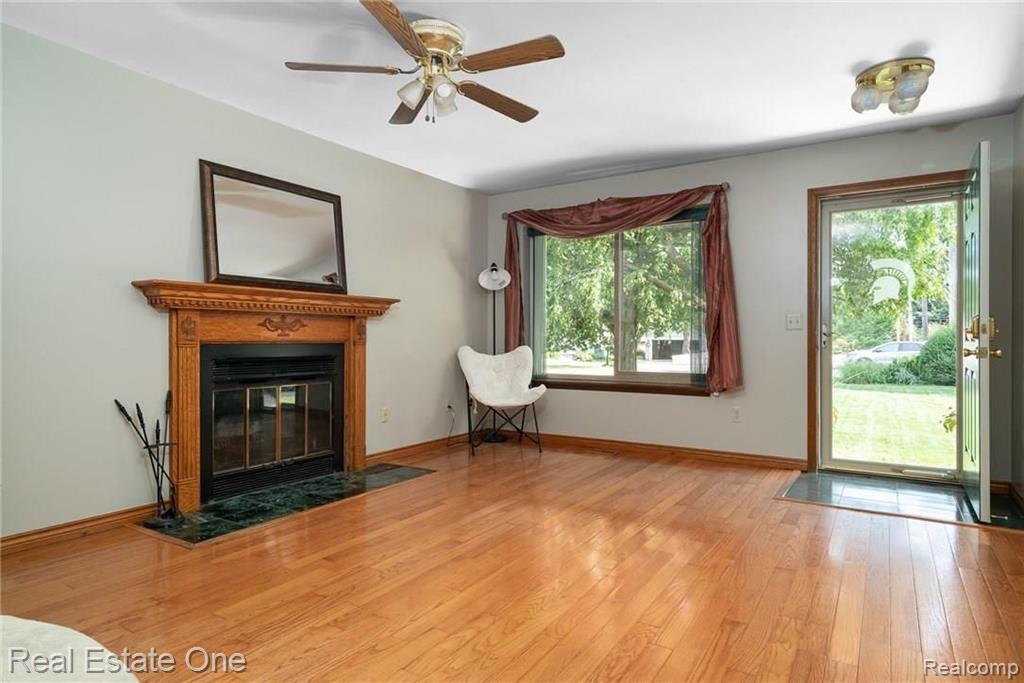 220 Red Oak Lane Rochester Hills, MI 48307 - Photo 4 of 29