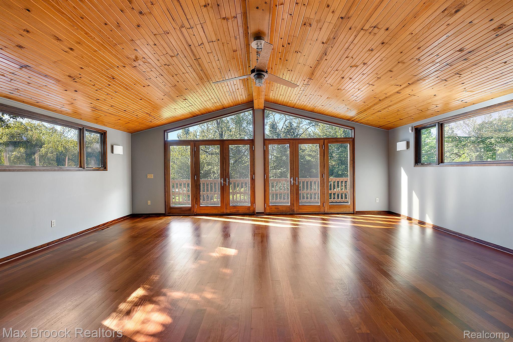4480 Commerce Road West Bloomfield, MI 48324 - Photo 18 of 44 Gallery Image 18
