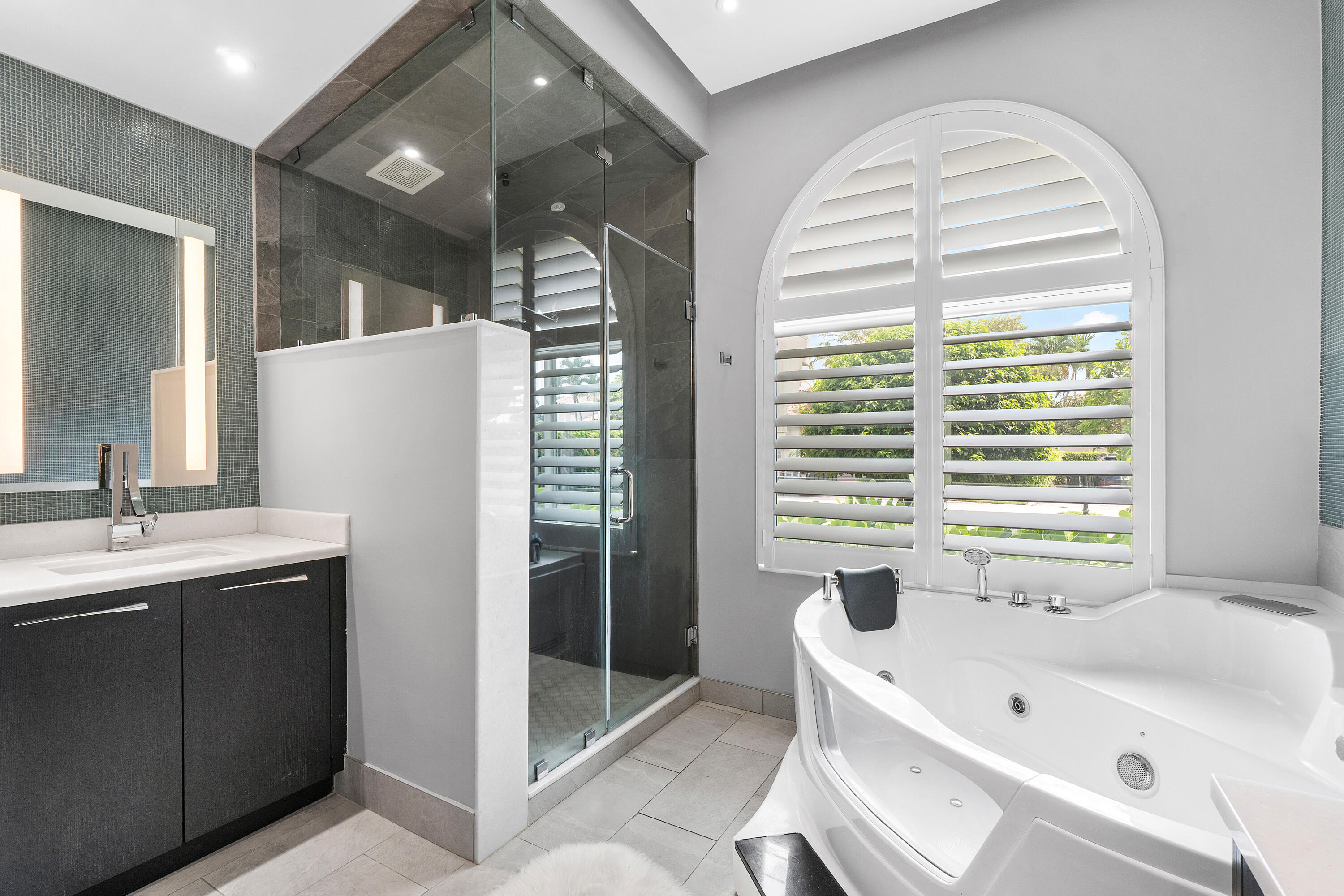 2550 Northwest 52nd Street Boca Raton, FL 33496 - Photo 20 of 64 Primary Bathroom