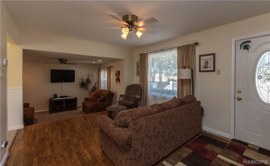 11397 Main Road Fenton, MI 48430 - Photo 10 of 45 Stamm (6 of 32).jpg