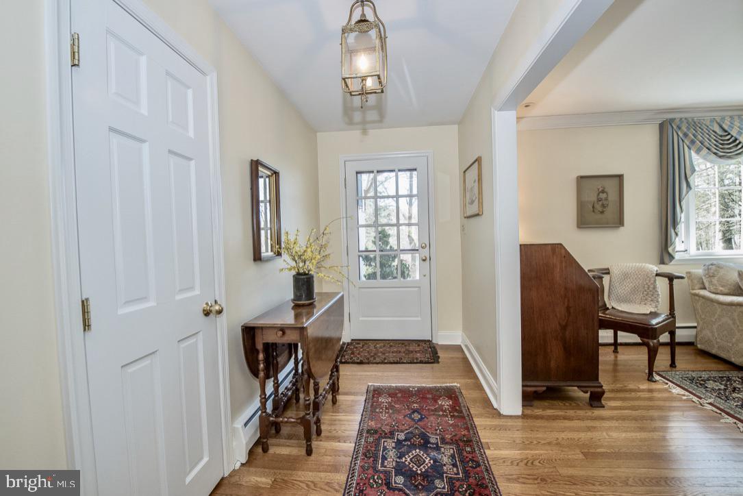 338 Greene Road Berwyn, PA 19312 - Photo 4 of 45 Foyer