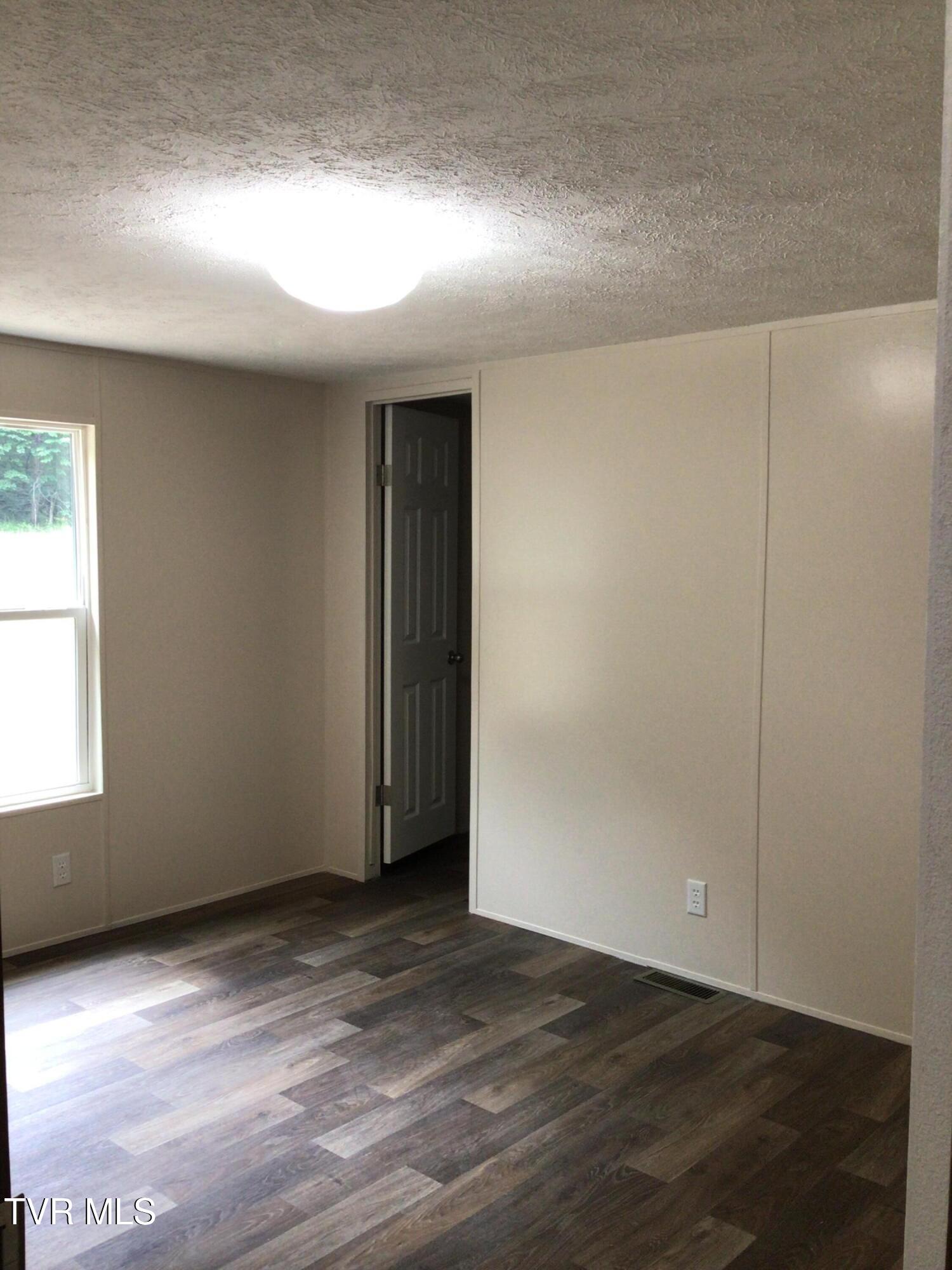 421 Dog Walk Road Greeneville, TN 37745 - Photo 23 of 30 IMG_6527