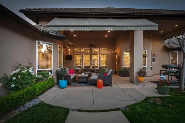 $1,495,000 | 3350 East Via Montiano Avenue, Clovis, CA 93619