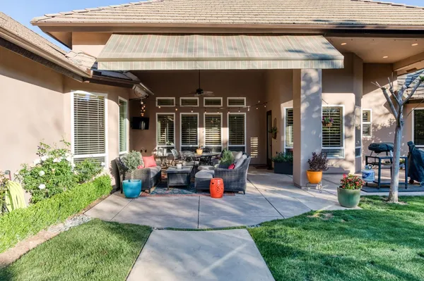 $1,495,000 | 3350 East Via Montiano Avenue, Clovis, CA 93619