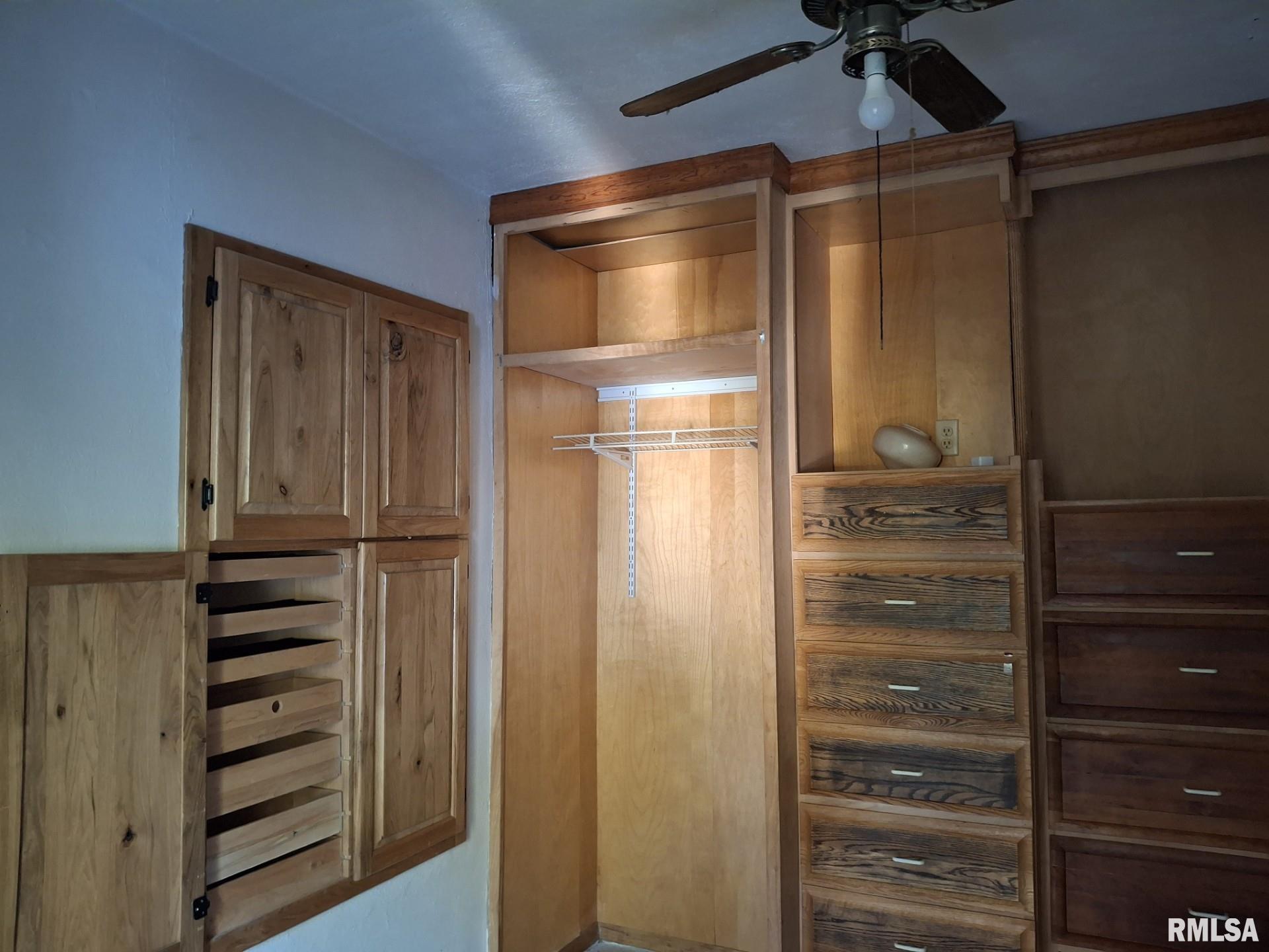 120 Gerber Court Creve Coeur, IL 61610 - Photo 12 of 25