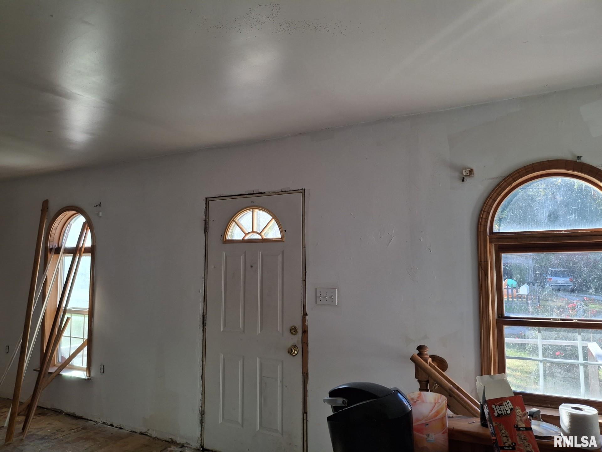 120 Gerber Court Creve Coeur, IL 61610 - Photo 6 of 25