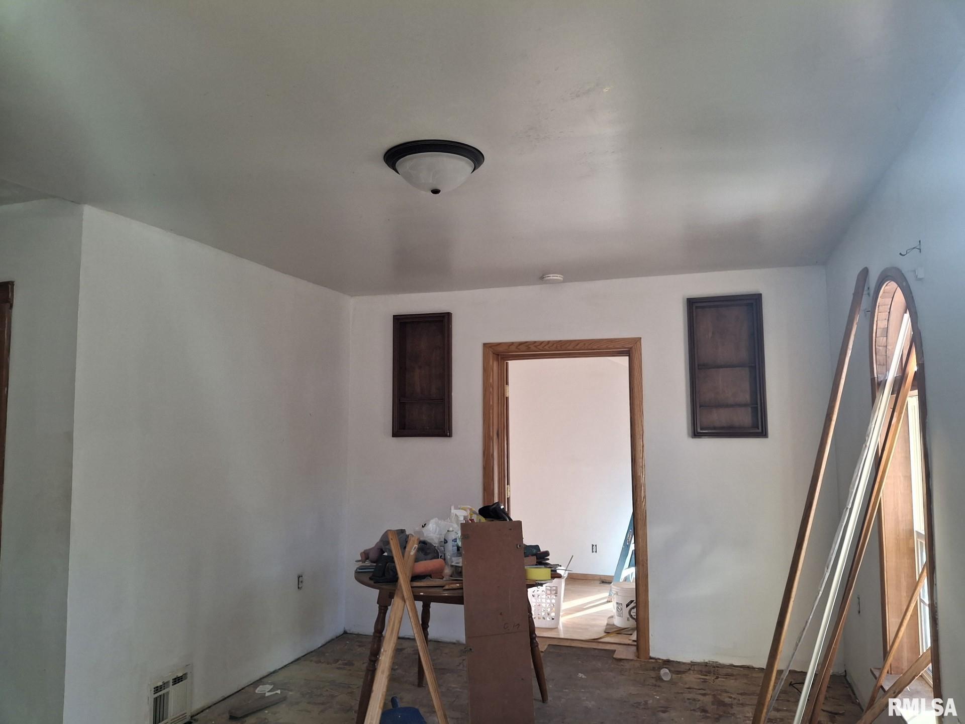 120 Gerber Court Creve Coeur, IL 61610 - Photo 8 of 25