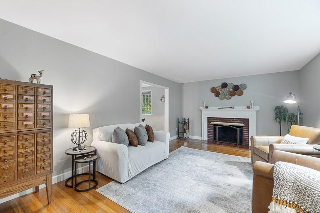 462 Hayward Mill Road Concord, MA 01742 - Photo 4 of 37 Gallery Image 4