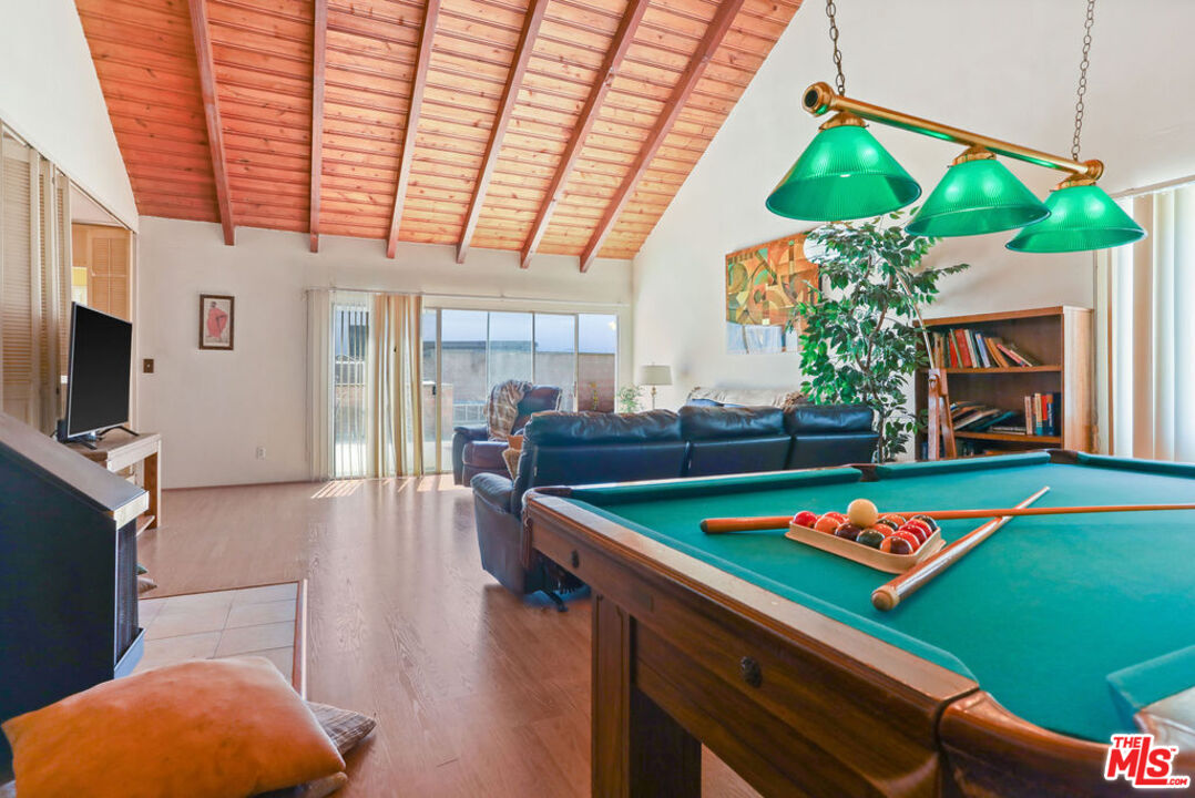 5611 Springhill Place Los Angeles, CA 90043 - Photo 14 of 37
