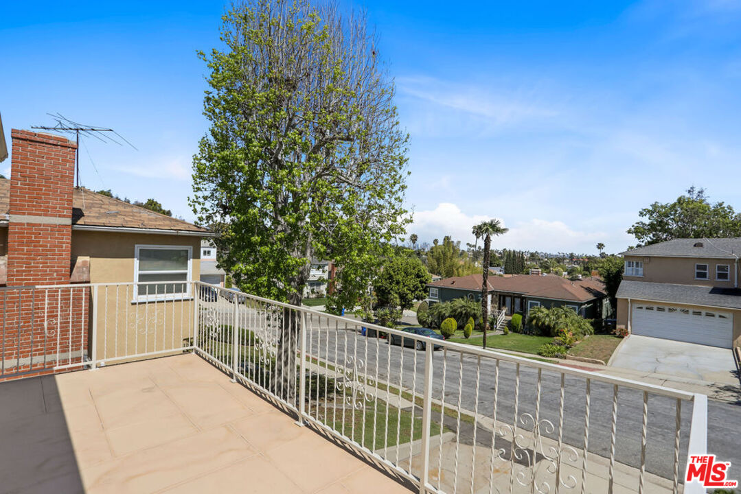 5611 Springhill Place Los Angeles, CA 90043 - Photo 29 of 37