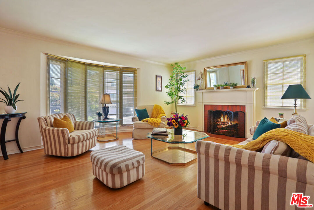 5611 Springhill Place Los Angeles, CA 90043 - Photo 3 of 37