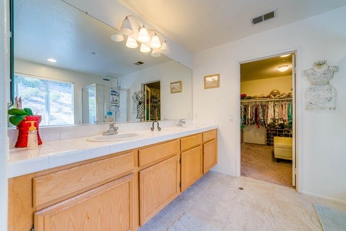 5006 Lake Circle Road Fallbrook, CA 92028 - Photo 17 of 25 Master Bath Pic 2