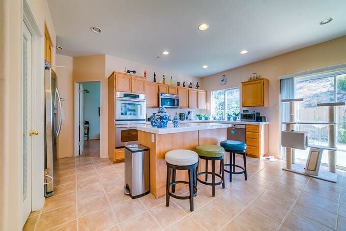 5006 Lake Circle Road Fallbrook, CA 92028 - Photo 23 of 25 Kitchen Pic 2
