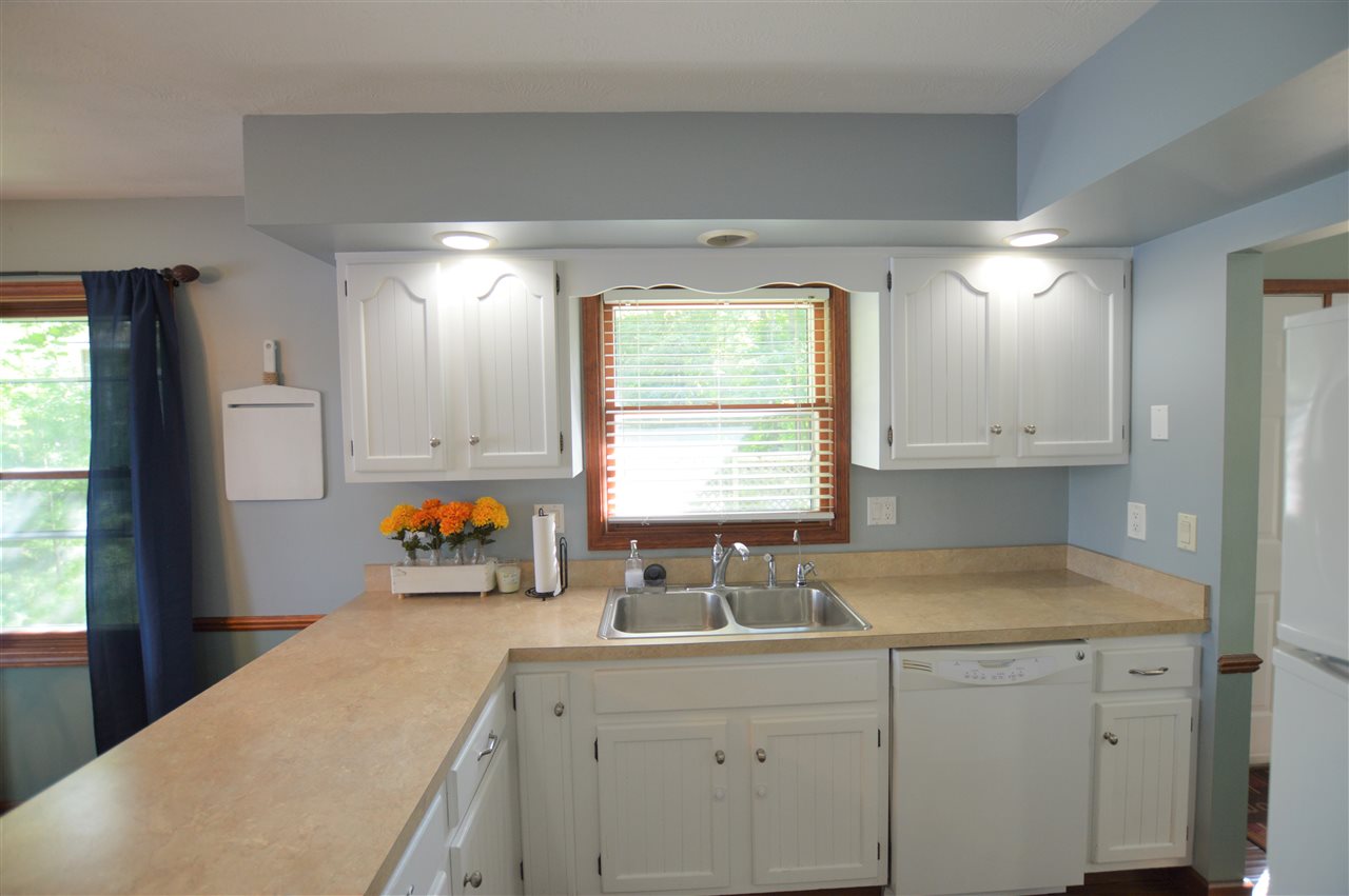 242 High Lake Road Traverse City, MI 49696 - Photo 4 of 28 1838040-3.JPG