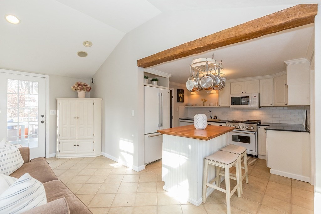 58 Burnham Road Lowell, MA 01852 - Photo 12 of 42 Gallery Image 12