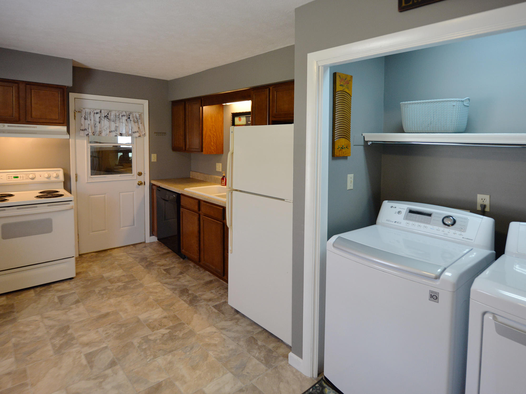124 Hidden Ridge Lane Clinton, TN 37716 - Photo 8 of 18 124 Hidden Ridge