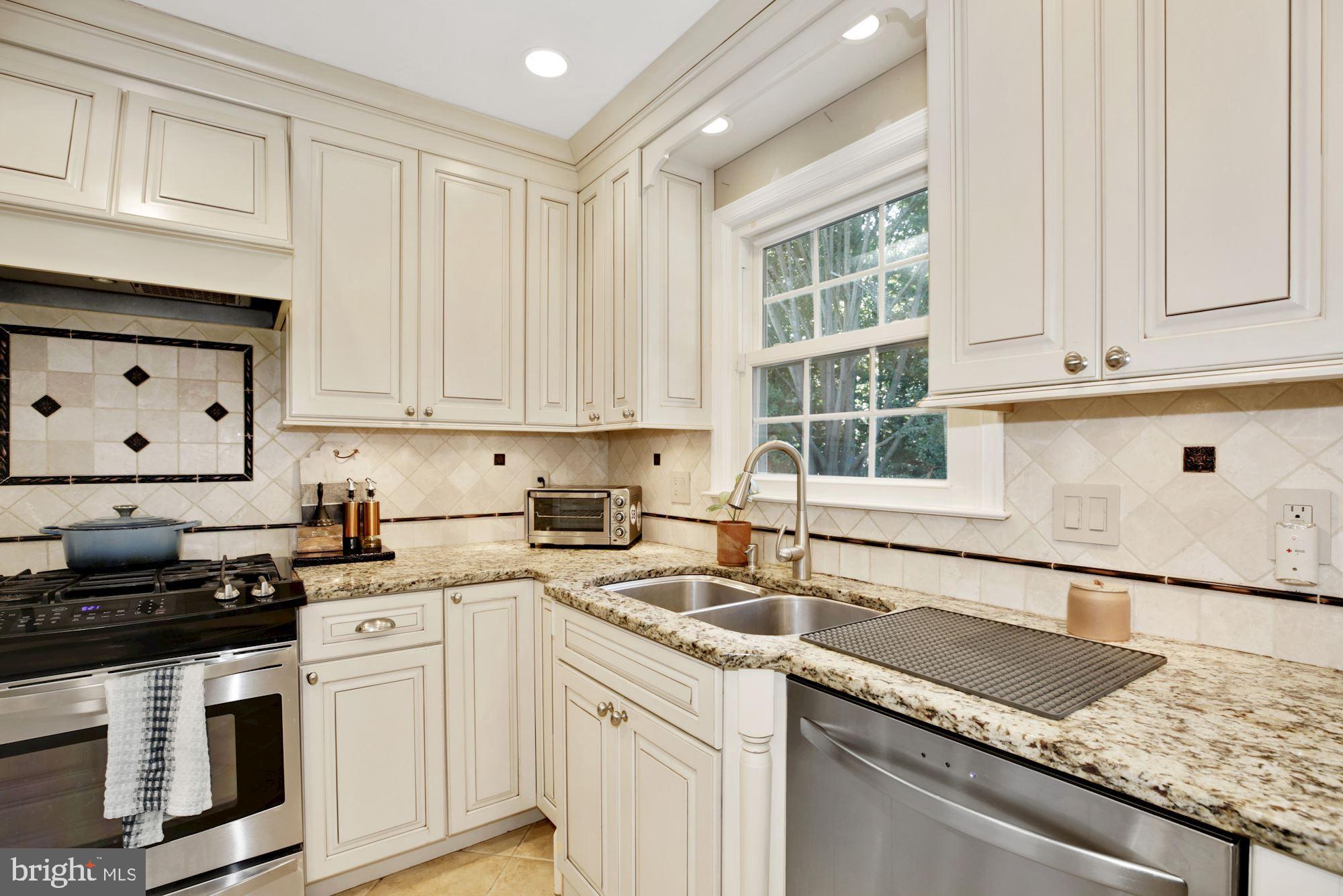 7420 Silver Pine Drive Springfield, VA 22153 - Photo 6 of 53