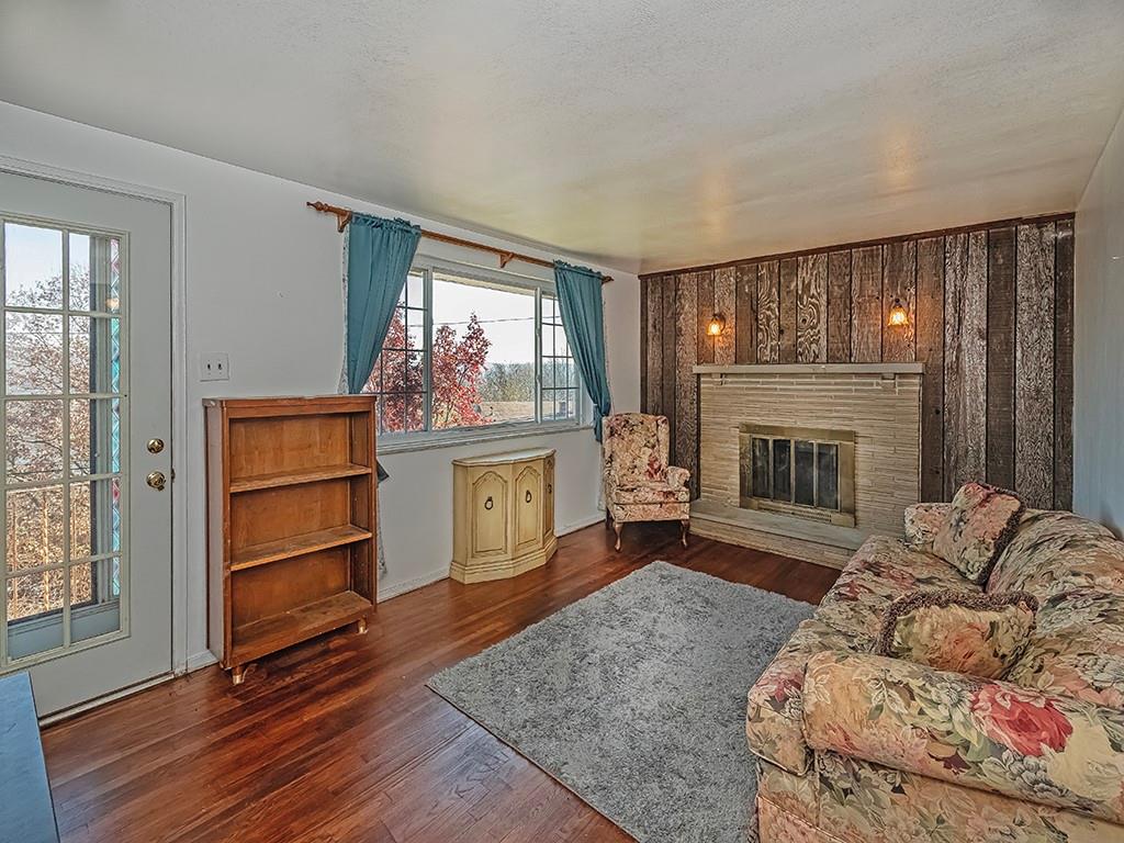 1041 Monaca Road Monaca, PA 15061 - Photo 6 of 27 Gallery Image 6