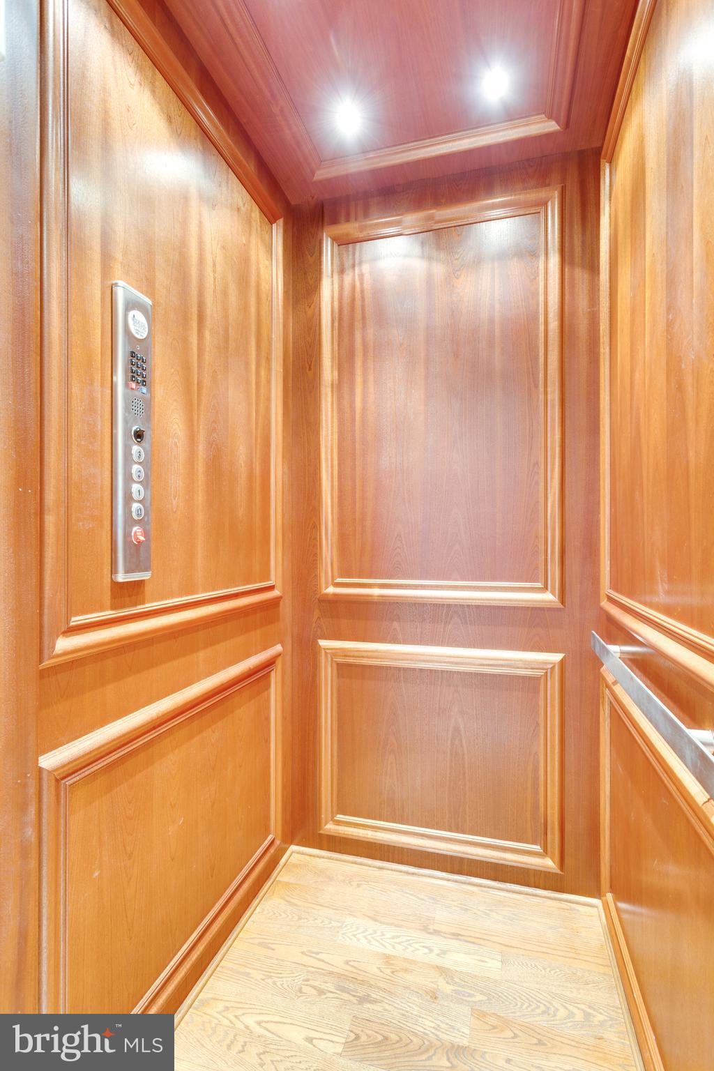 13200 Springdale Estates Road Clifton, VA 20124 - Photo 5 of 30 Elevator