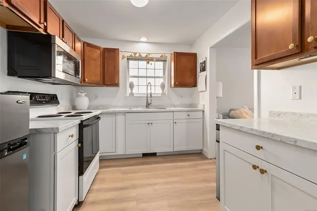 $438,960 | 160 North Clinton Street, Poughkeepsie, NY 12601