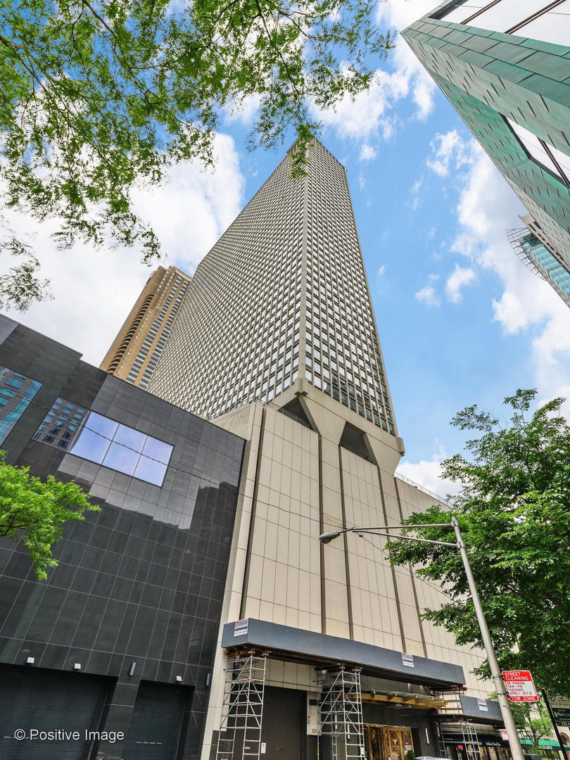 a picture of a building