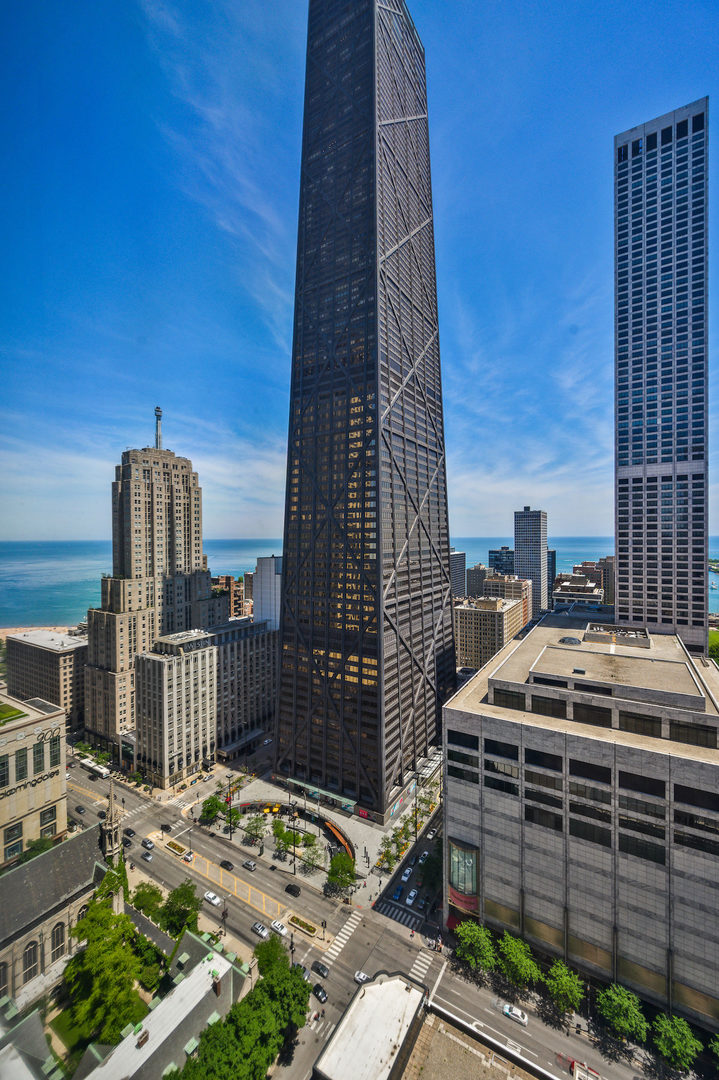 111 East Chestnut Street, Unit 37F Chicago, IL 60611 - Photo 16 of 23 a view of a buildings with city view