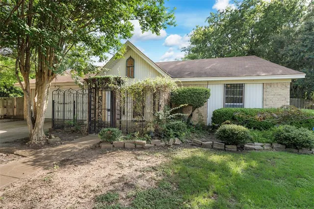 $235,000 | 413 Texas Avenue, Hewitt, TX 76643