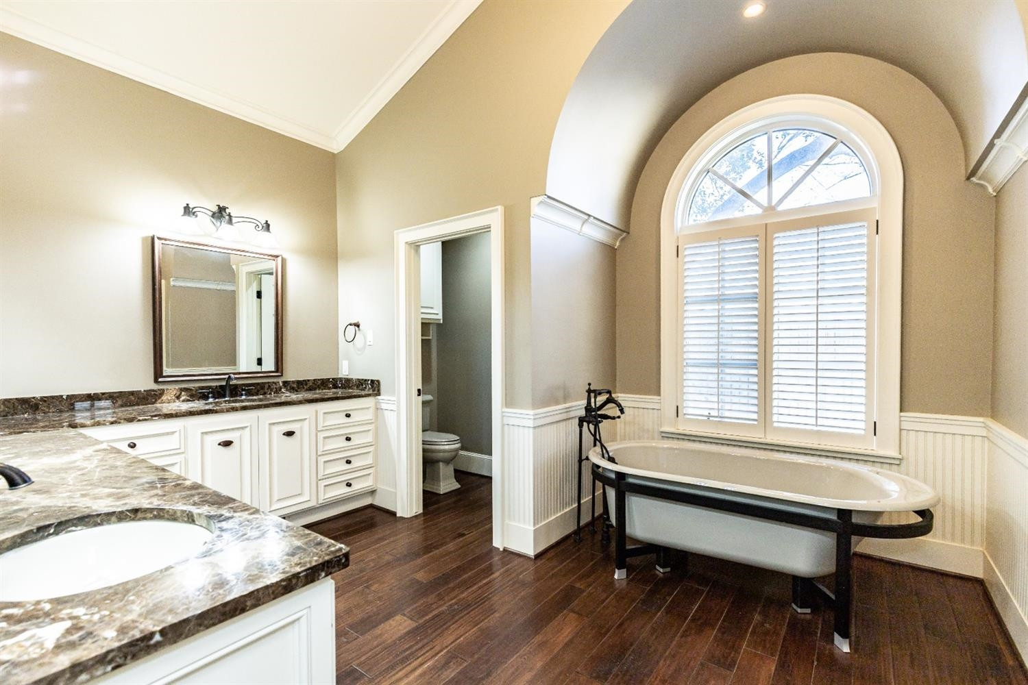 4612 20th Street Lubbock, TX 79407 - Photo 23 of 50 Luxurious Ensuite Master Bath