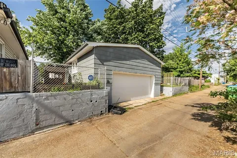 $425,000 | 7032 Lansdowne Avenue, St. Louis, MO 63109