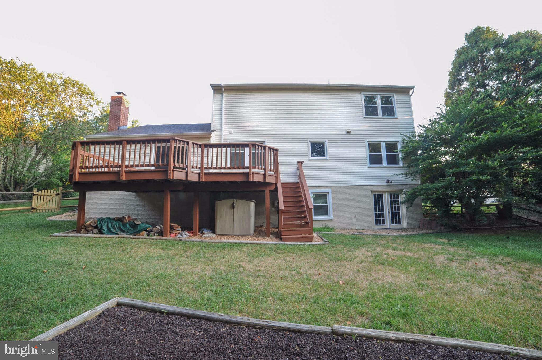 8303 Lindside Way Springfield, VA 22153 - Photo 29 of 30 Exterior (Rear)